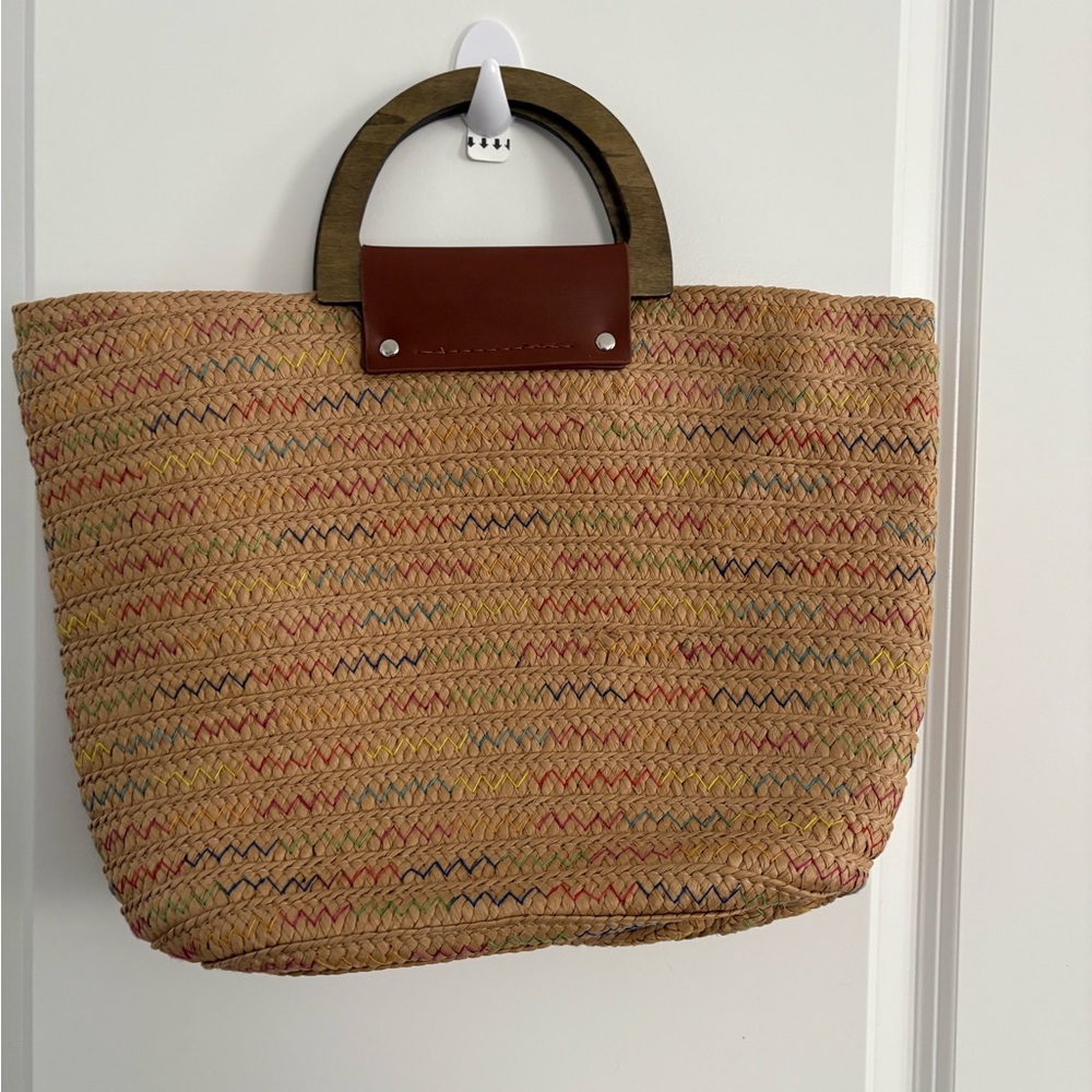NWOT- woven straw bag with wooden & leather handles